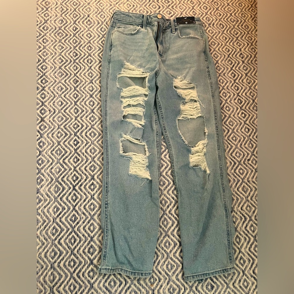 hollister ultra high-rise mom jeans